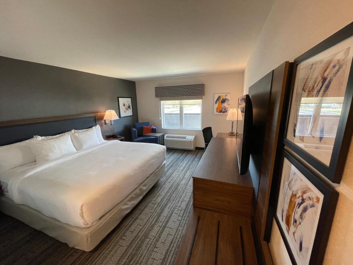 Comfort Inn & Suites Carleton Place Экстерьер фото