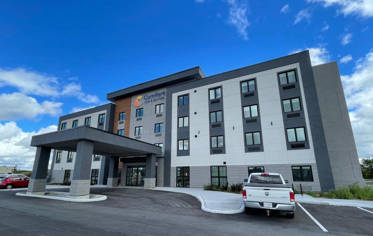Comfort Inn & Suites Carleton Place Экстерьер фото