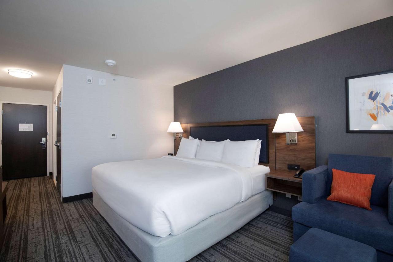 Comfort Inn & Suites Carleton Place Экстерьер фото