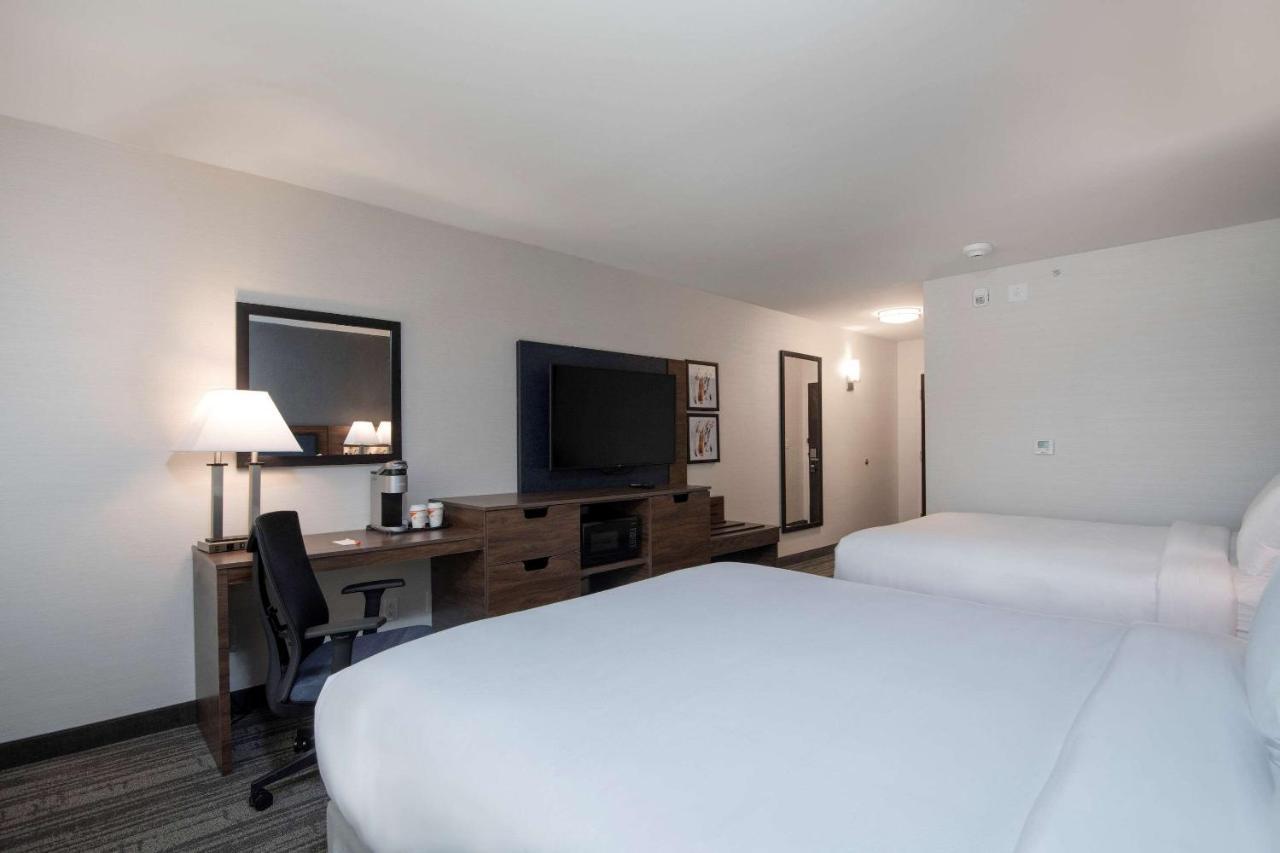 Comfort Inn & Suites Carleton Place Экстерьер фото